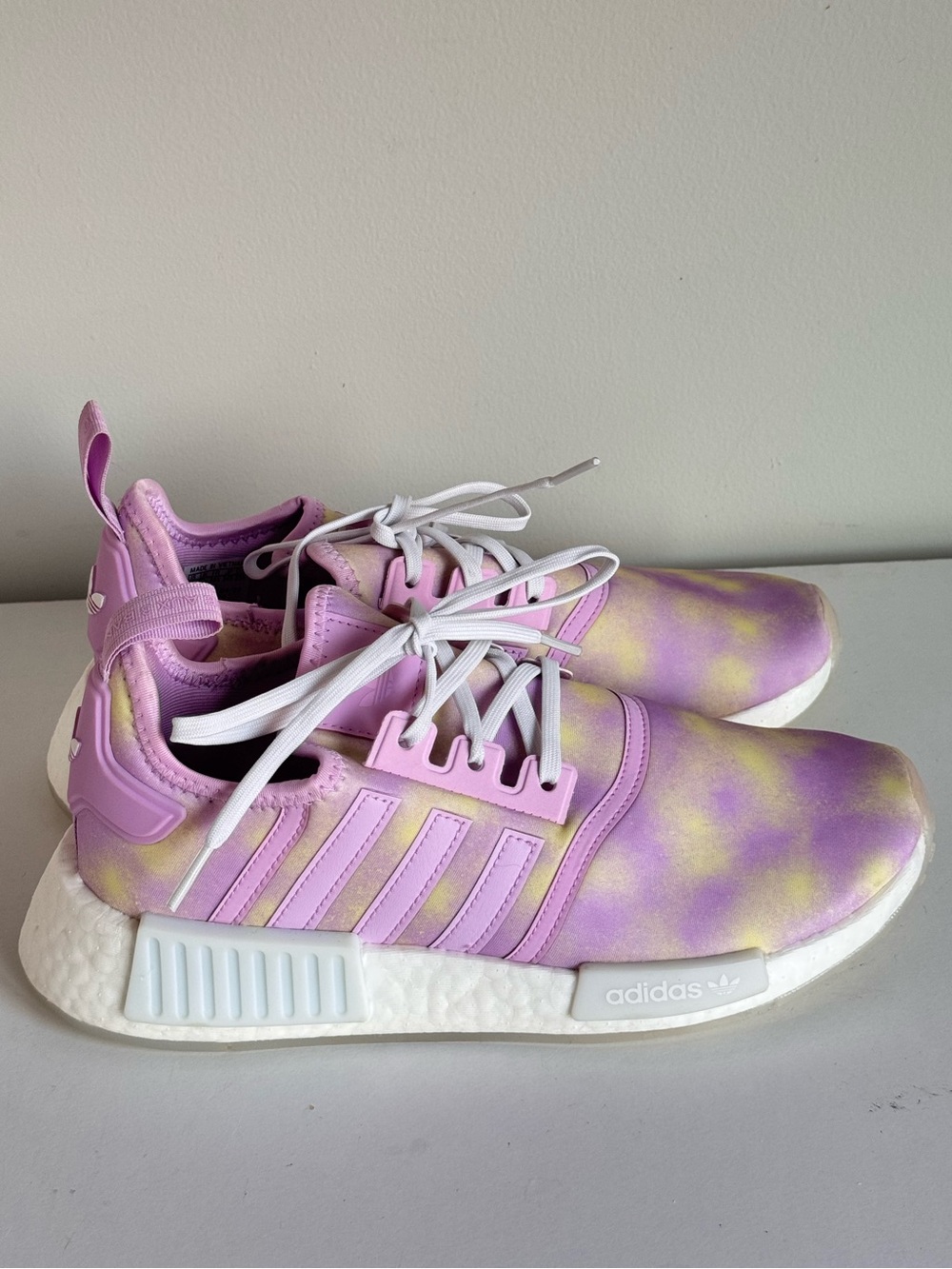 Youth Adidas NMD_R1 sneakers size 6 tie-dye pattern lilac & yellow